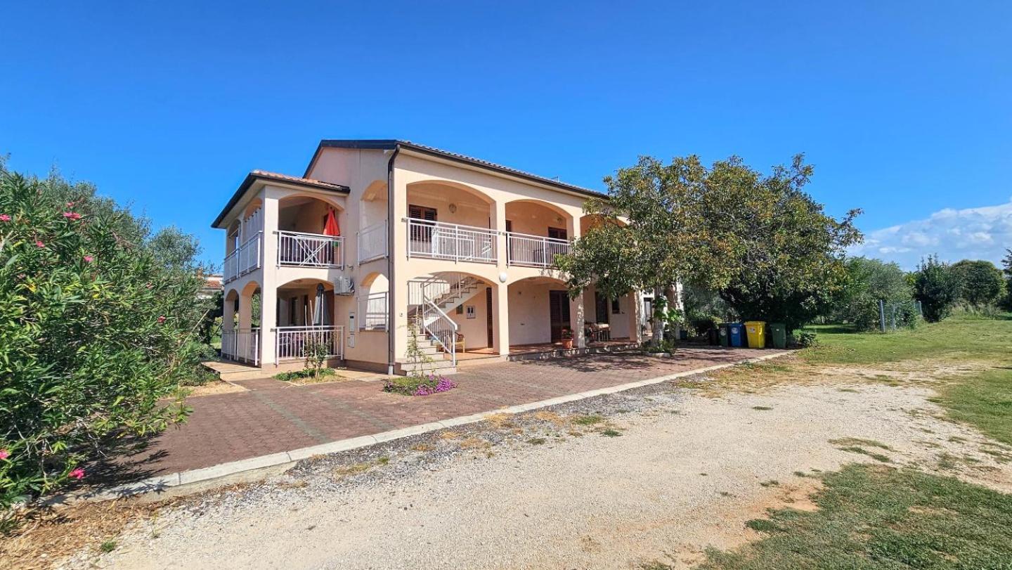 Viola Three Apartment Novigrad  Bagian luar foto
